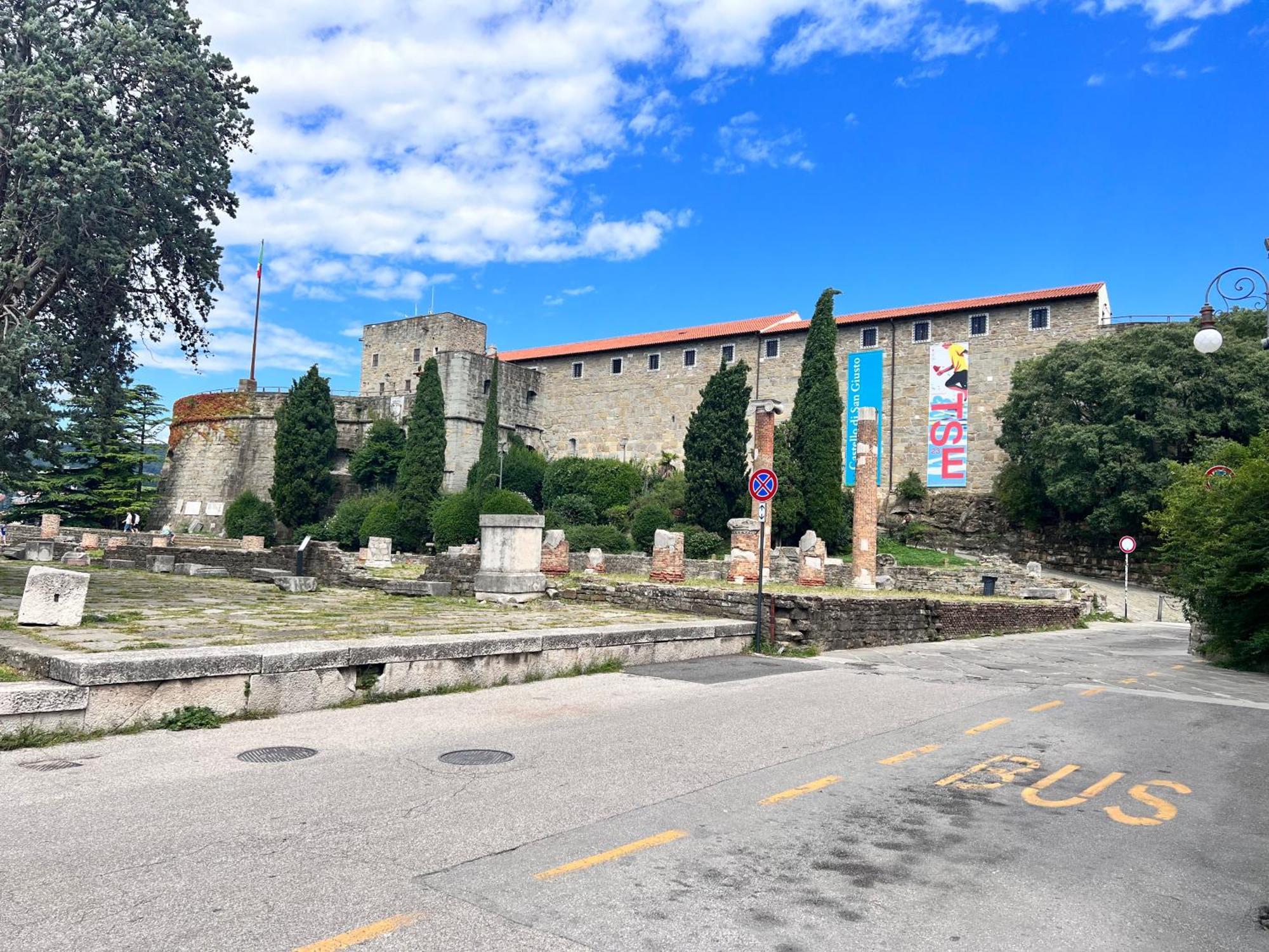 Appartamento Al Castello Trieste Extérieur photo
